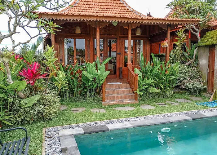 Bed & Breakfast Nyoman Sandat House 2 *