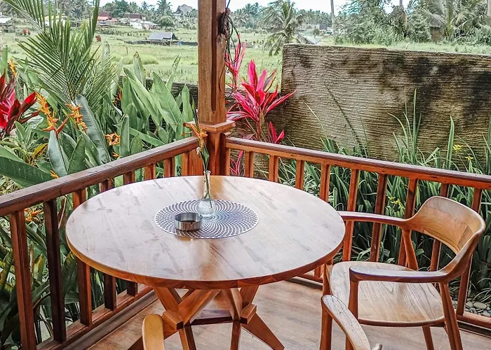 Bed & Breakfast Nyoman Sandat House 2 *
