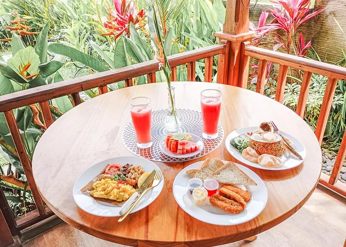 Nyoman Sandat House 2 Bed & Breakfast *